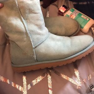 Baby blue gently used Ugg’s